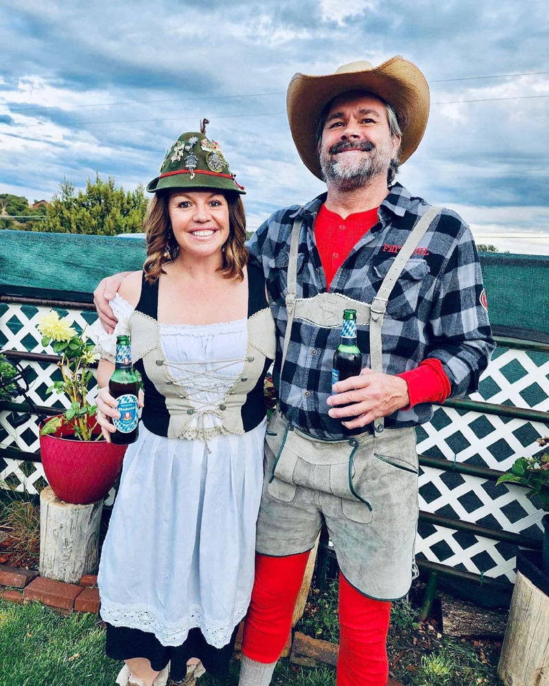 MunichHauseOktoberfestCouple